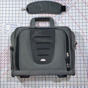 Samsonite Black/Platinum Imobile Z60 Top Loading Case